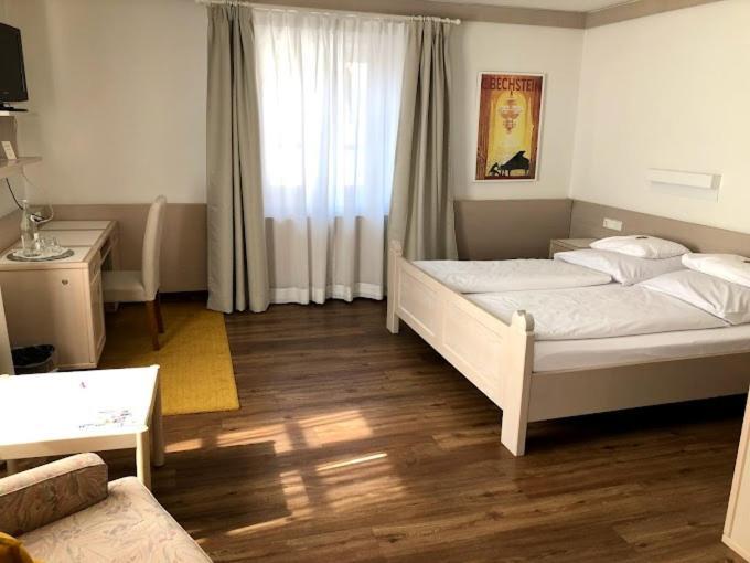 Hotel Und Gasthof Zur Laute Mindelheim Exteriör bild